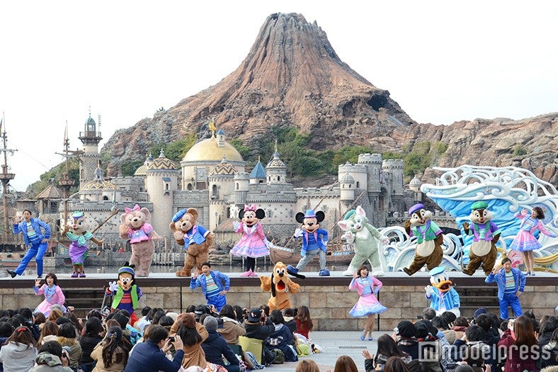 「チャオ！（やぁ！）」のポーズ（C）モデルプレス