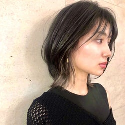 黒髪に似合うミディアムヘア14選 人気の髪型を前髪別に紹介 モデルプレス 黒髪に似合うミディアムヘア14選 人気の髪型を前髪別に紹介 モデルプレス