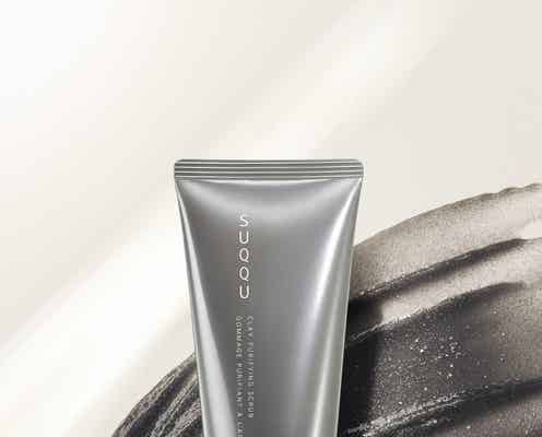 【SUQQU・7月5日発売】シルクの質感と艶を肌に宿す「クレイ ピューリファイング スクラブ」誕生