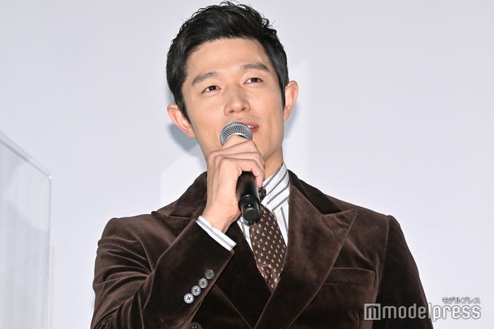 鈴木亮平(C)モデルプレス