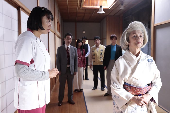 山崎静代、夏木マリ「プライベートバンカー」第6話(C)テレビ朝日