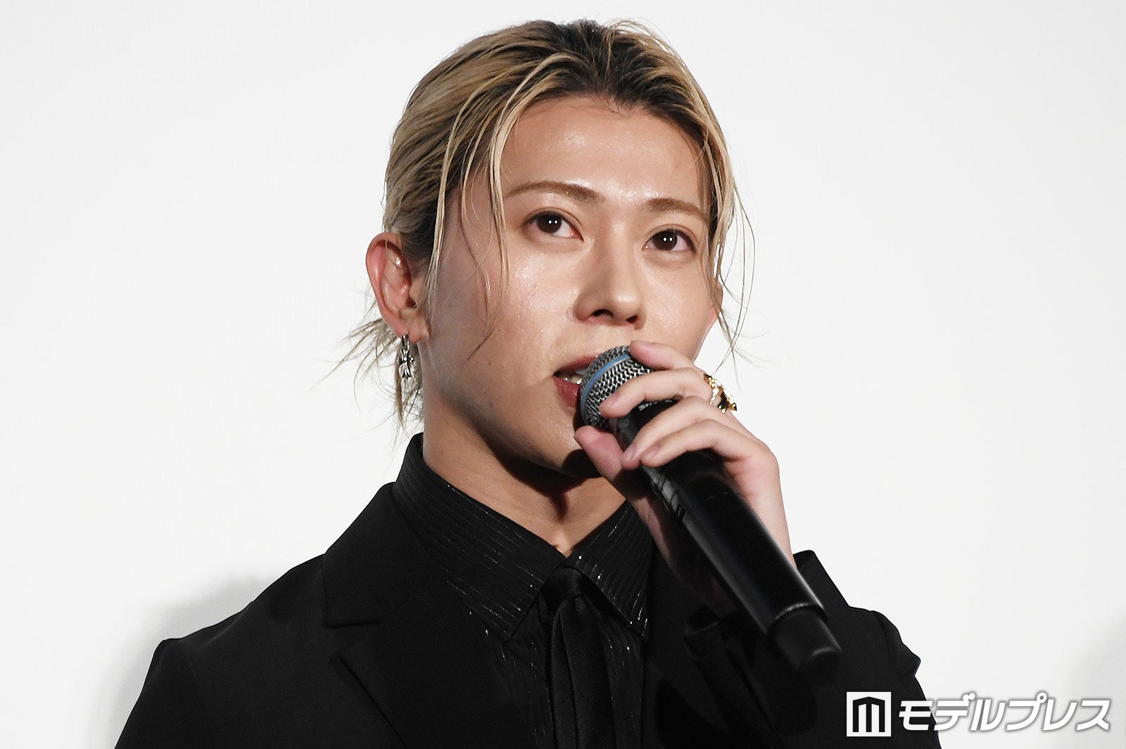 Aぇ! group末澤誠也、“新旧おそ松共演”Snow Man向井康二のアドリブ絶賛 関西ジュニア西村拓哉「本物や！」【おそ松さん 人類クズ化計画!!!!!?】