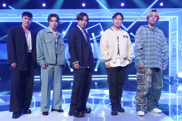 (左から)中務裕太、花村想太、NAOTO、大野雄大、世界(C)日本テレビ