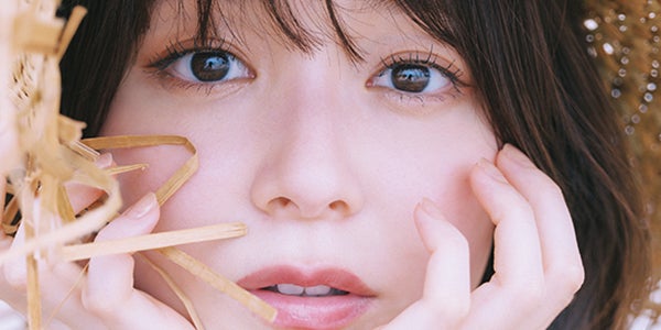 久間田琳加、プライベート感満載のカレンダー決定 “旅行”テーマに沖縄