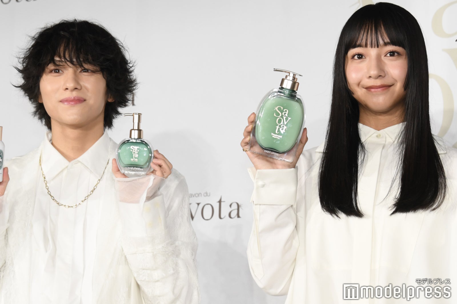 同じ関西出身が発覚した山下幸輝、山之内すず（C）モデルプレス