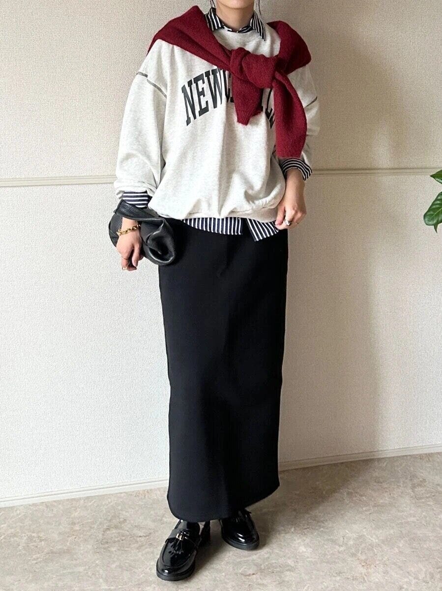 休日カジュアルコーデ 2026ヘビーウェイトスウェットナロースカート黒休日カジュアルコーデ