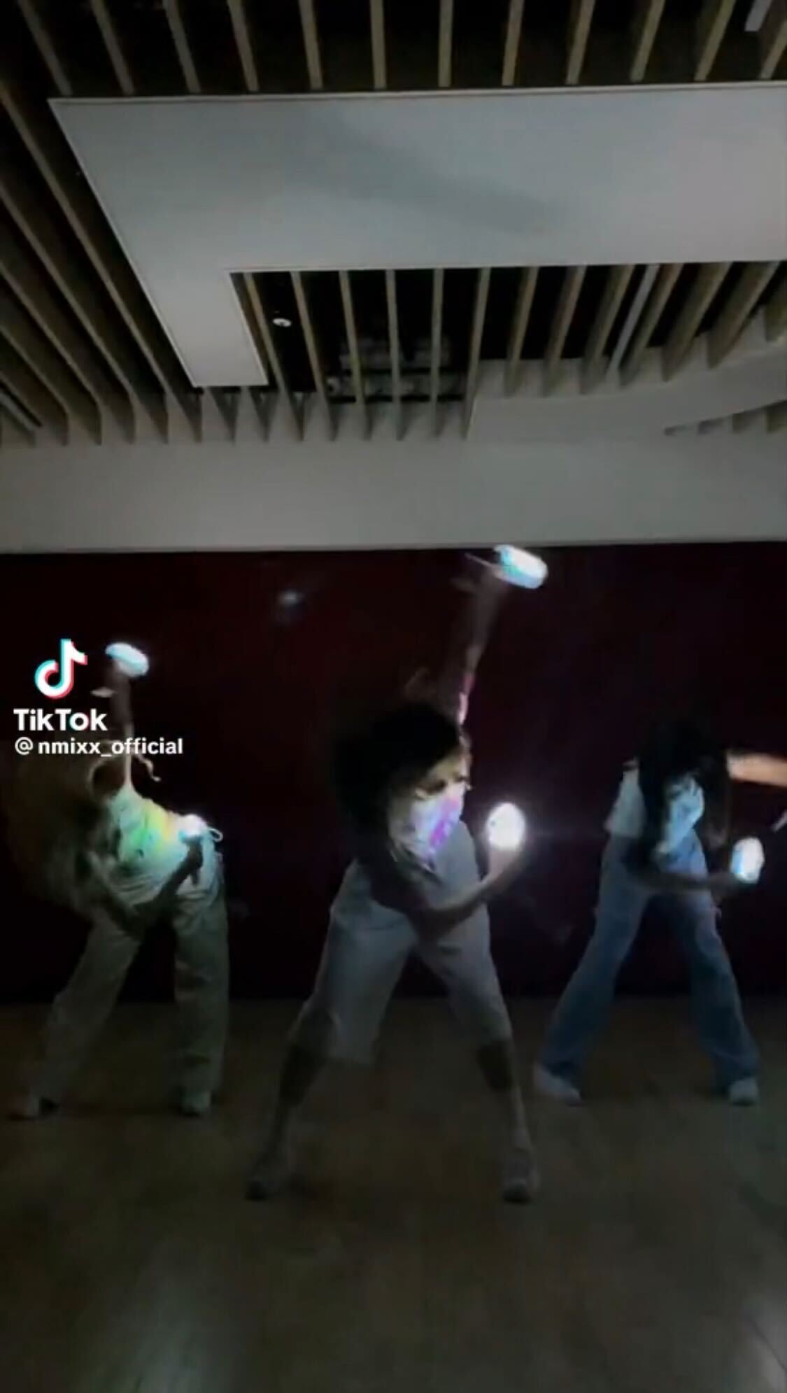 NMIXX Tiktokより