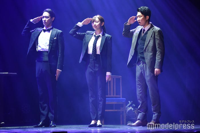 味方良介、新内眞衣、石田明 (C)モデルプレス