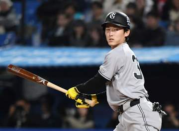 G浦田が作業用手袋で打席へ 中継で元木氏「初めてじゃないですか。プロ野球選手で」と珍解説 SNS反響「野球の中継でワークマンの解説聞くとは」