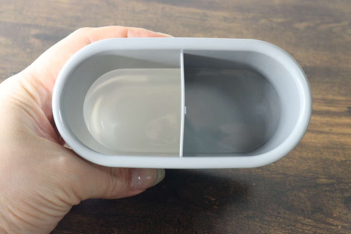 内部の仕切りと異なる深さがわかる上方からの俯瞰写真 内部の仕切りと異なる深さがわかる上方からの俯瞰写真