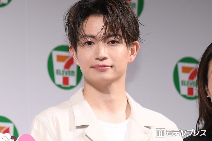 綱啓永(C)モデルプレス