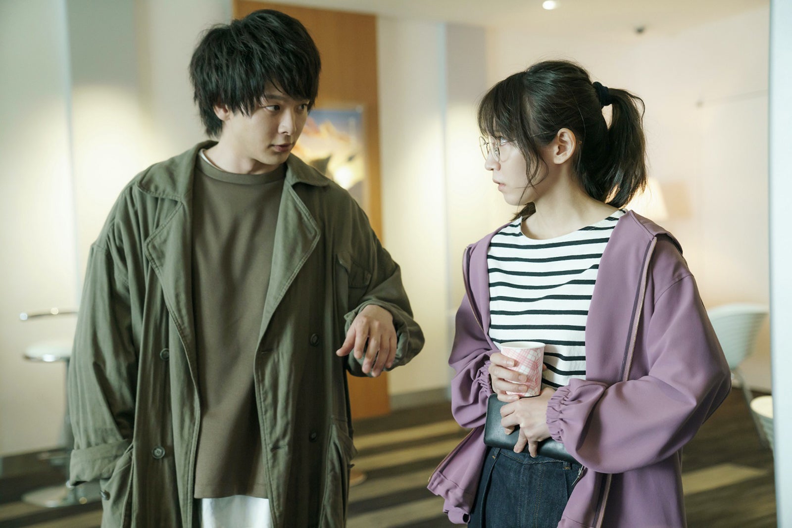 吉岡里帆＆中村倫也、見つめ合い覇権争う　映画「ハケンアニメ！」新場面写真解禁