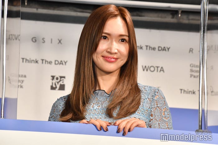 紗栄子 ロングヘアばっさり Nana 幸子ぶりのショートボブに 劇的イメチェンに絶賛の声 モデルプレス 紗栄子 ロングヘアばっさり Nana 幸子ぶりのショートボブに 劇的イメチェンに絶賛の声 モデルプレス