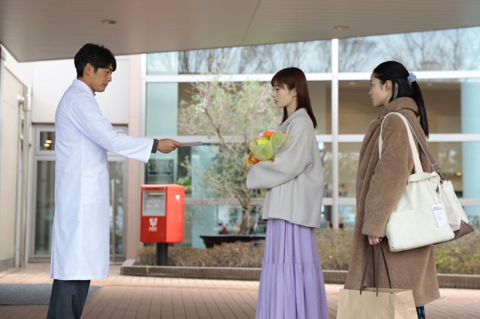 反町隆史、明日海りお、藤野涼子「グレイトギフト」第6話より(C)テレビ朝日