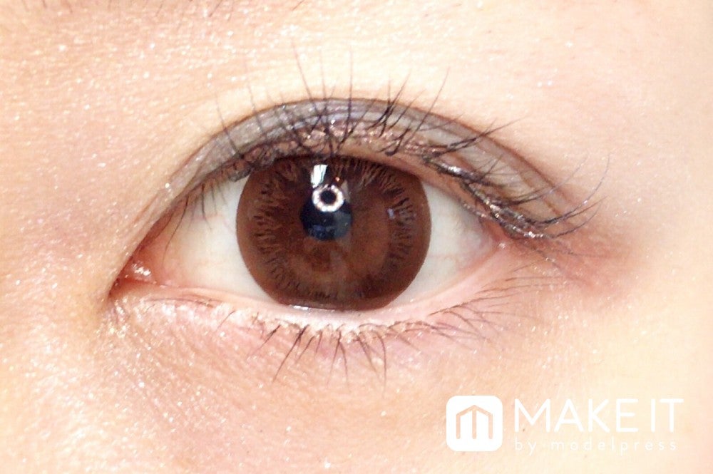 ルナソル／スパークリングライトアイズ／01 Blue Sparkling使用 (C)メイクイット