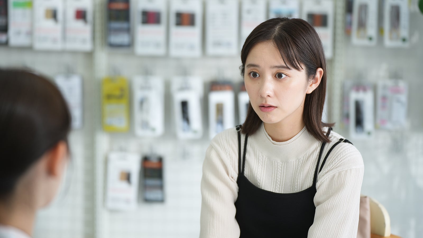 堀田真由「たとえあなたを忘れても」第1話より（C）ABCテレビ