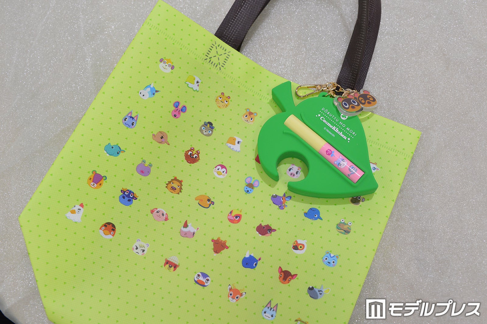 シリコンリップケースをつけても可愛い（C）モデルプレス