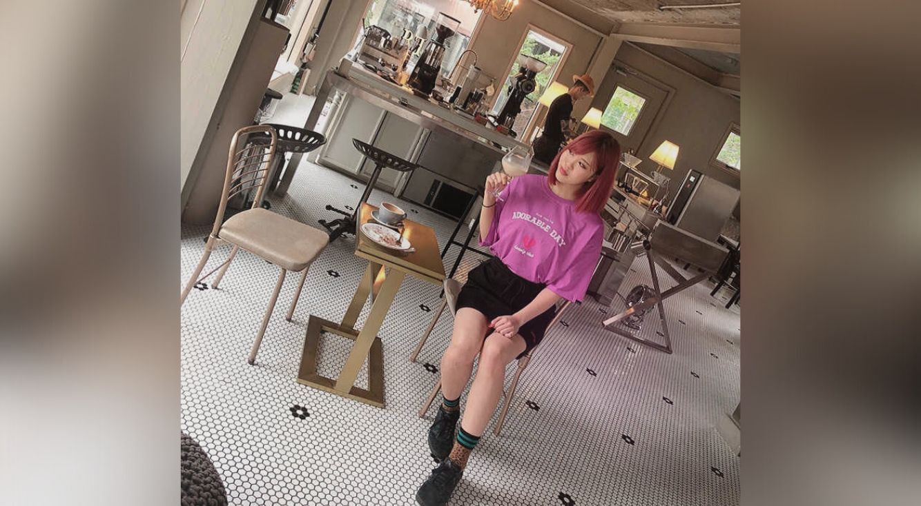 韓国カフェ Espresso Boutique ワイングラスのミルクティーやお洒落