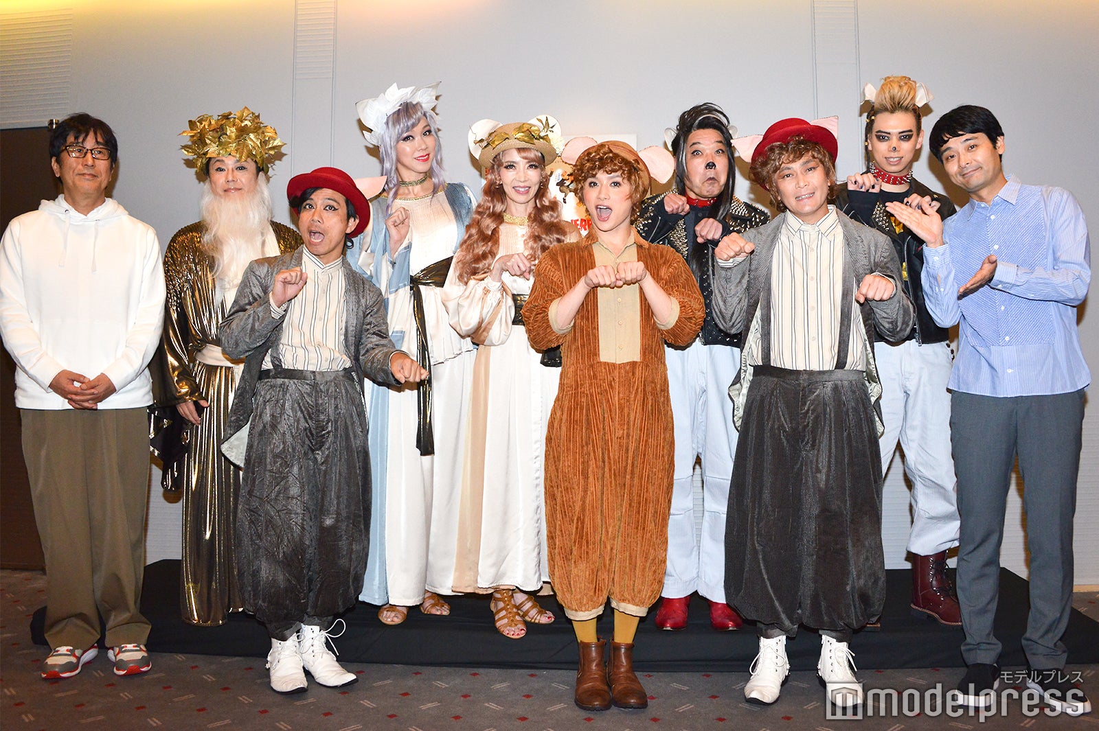 （下段左から）松任谷正隆氏、竹若元博、山本亮太、遠藤章造、ノゾエ征爾氏（上段左から）榛葉昌寛、湖月わたる、増田惠子、佐藤正宏、秋山大河