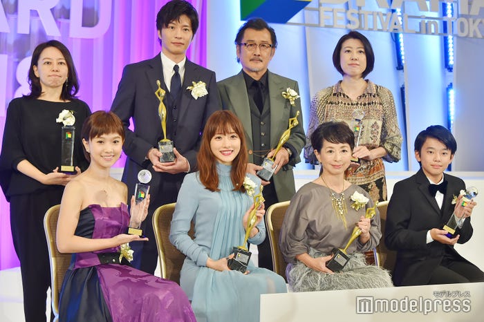 (上段左から)塚原あゆ子氏、田中圭、吉田鋼太郎、野木亜紀子氏(下段左から)イェン、石原さとみ、阿川佐和子、田中奏生 (C)モデルプレス