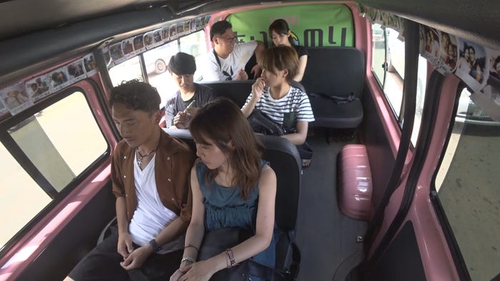 すうすうの気持ちに探りを入れるヒデ「あいのり:African Journey」第9話より(C)フジテレビ