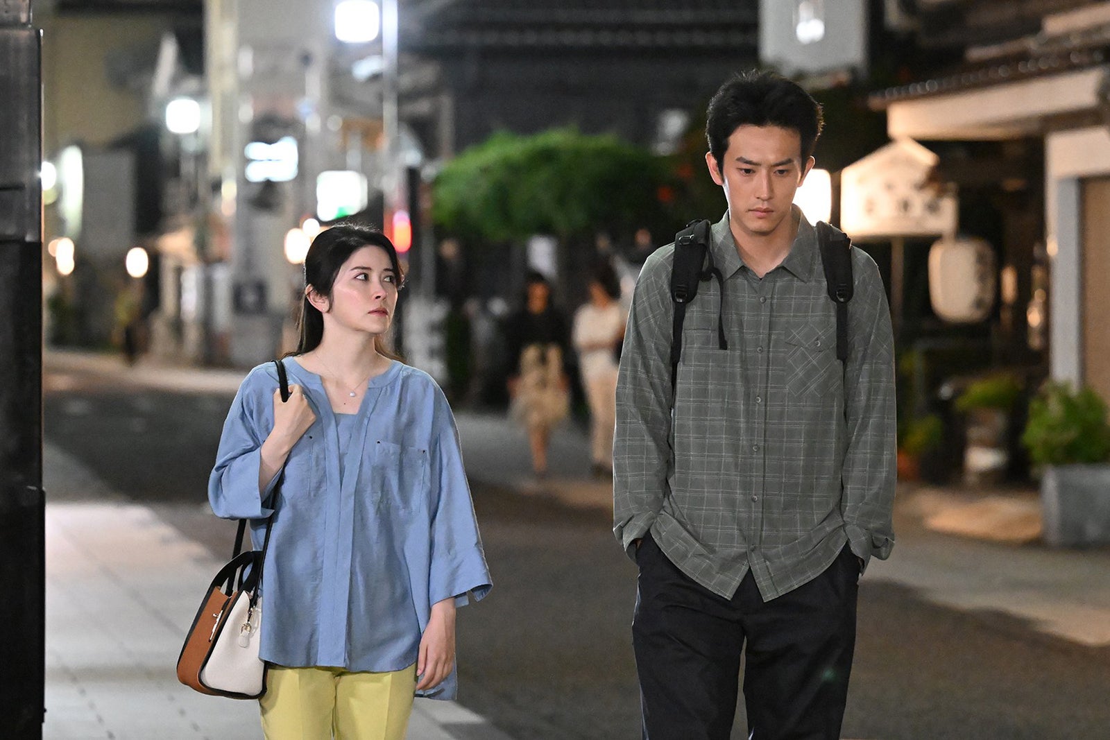 宮澤エマ、杉野遥亮「マウンテンドクター」第10話より（C）カンテレ