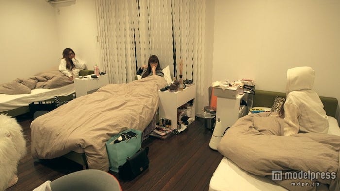 左から:今井華、島袋聖南、竹内桃子/3月8日放送回より(画像提供:フジテレビ)