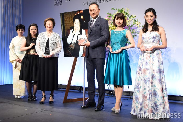 竹下景子、吉田南、戸田奈津子、渡辺謙、新妻聖子、井上朋実(C)モデルプレス