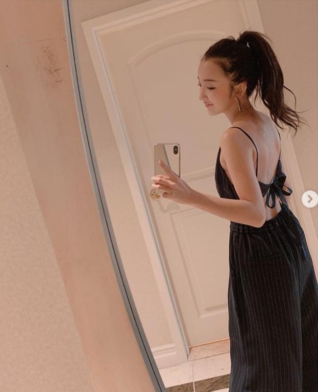 板野友美、背中大胆SEXYショットに反響