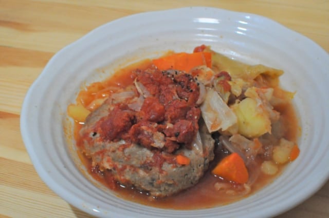 業務スーパー「あらびきハンバーグ」煮込み