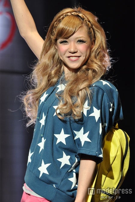 どんどん可愛くなってる と評判の人気モデル 年上彼氏とのラブラブ生活を告白 モデルプレス