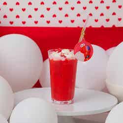 ストロベリーヨーグルトスムージー税込1,190円(C)Disney