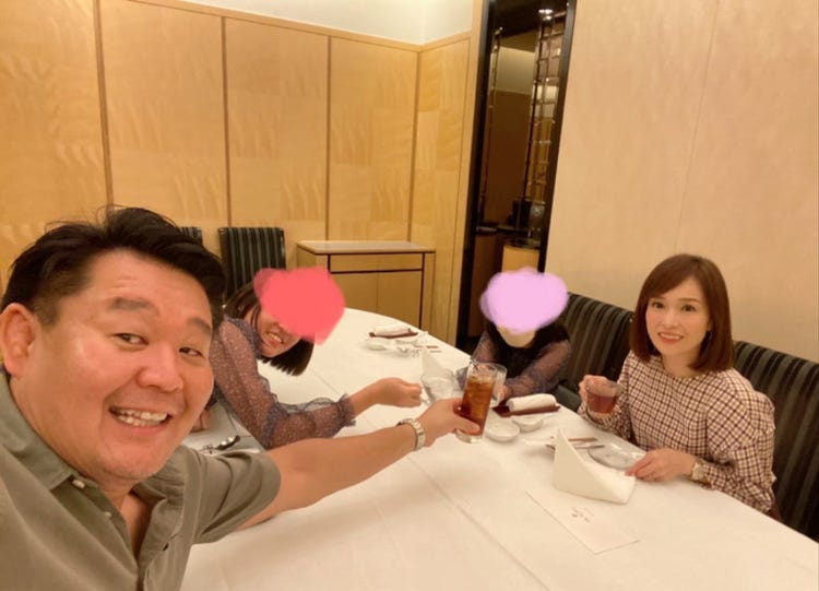 花田虎上 娘と準備した妻の誕生日プレゼント 素敵 幸せですね の声 モデルプレス 花田虎上 娘と準備した妻の誕生日プレゼント 素敵 幸せですね の声 モデルプレス