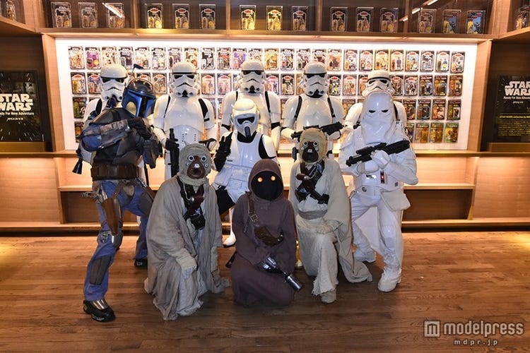 スター ウォーズ 世界中でカウントダウンイベント実施 深夜にファン殺到で行列 モデルプレス スター ウォーズ 世界中でカウントダウンイベント実施 深夜にファン殺到で行列 モデルプレス