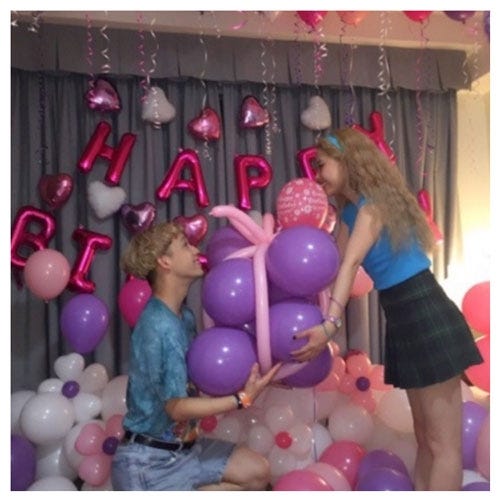 6月「21歳の誕生日をりゅうちぇるとGuamでむかえました。今まででいちばんハッピーなバースデーでした」/ぺこ公式ブログ(Ameba)より