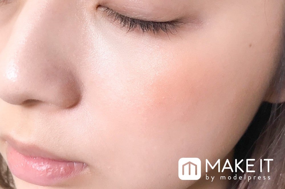 LUNASOL／カラーリンググレイズ／EX02 使用 (C)メイクイット