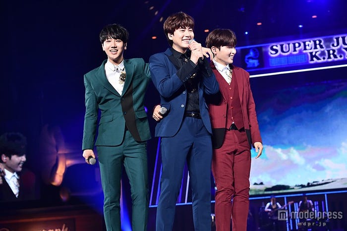 SUPER JUNIOR-K.R.Y. (左から)イェソン、キュヒョン、リョウク