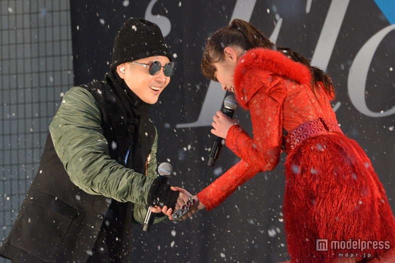 VERBAL、鷲尾伶菜