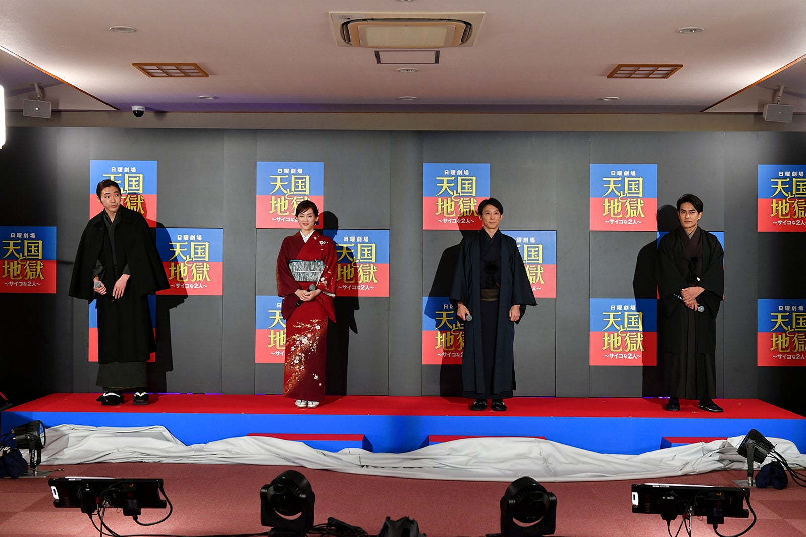 柄本佑、綾瀬はるか、高橋一生、北村一輝（C）TBS