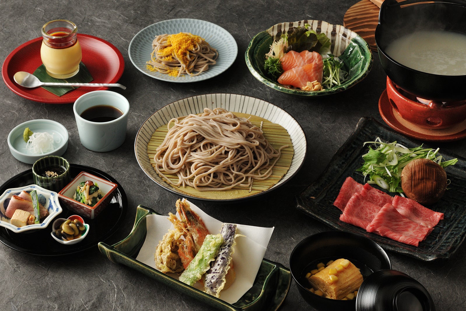 地粉生粉打ち蕎麦会席（提供写真）