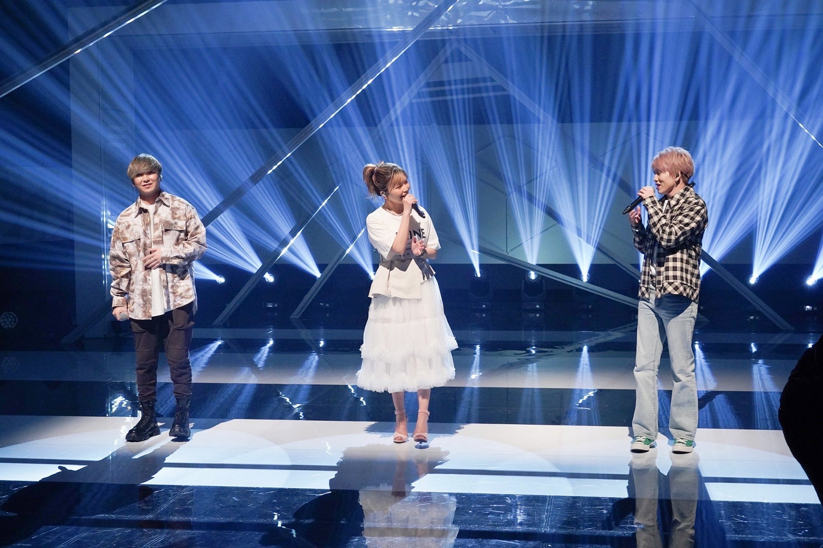 大野雄大、宇野実彩子、花村想太（C）日本テレビ