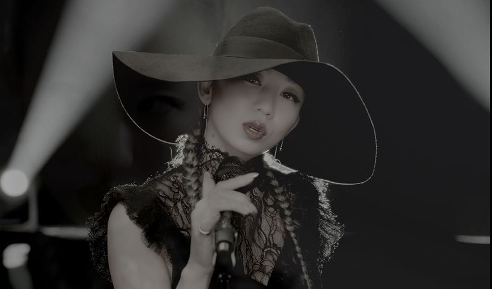 「Bassline」MVより（提供画像）