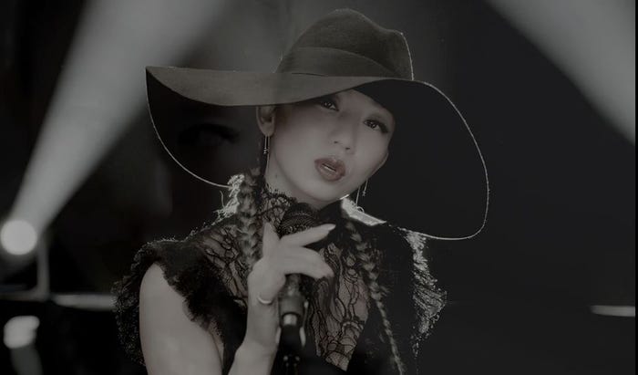 「Bassline」MVより(提供画像)