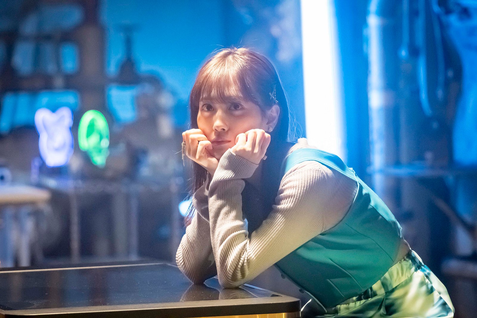 山下美月「弁護士ソドム」第6話より（C）テレビ東京