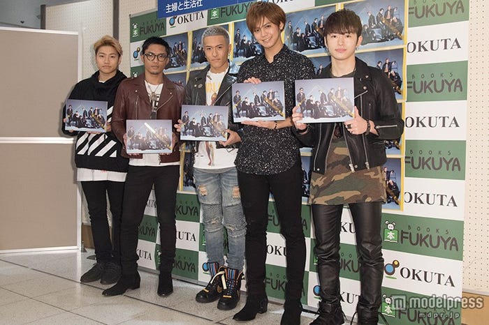 GENERATIONS/左から:小森隼、数原龍友、中務裕太、片寄涼太、佐野玲於(C)モデルプレス