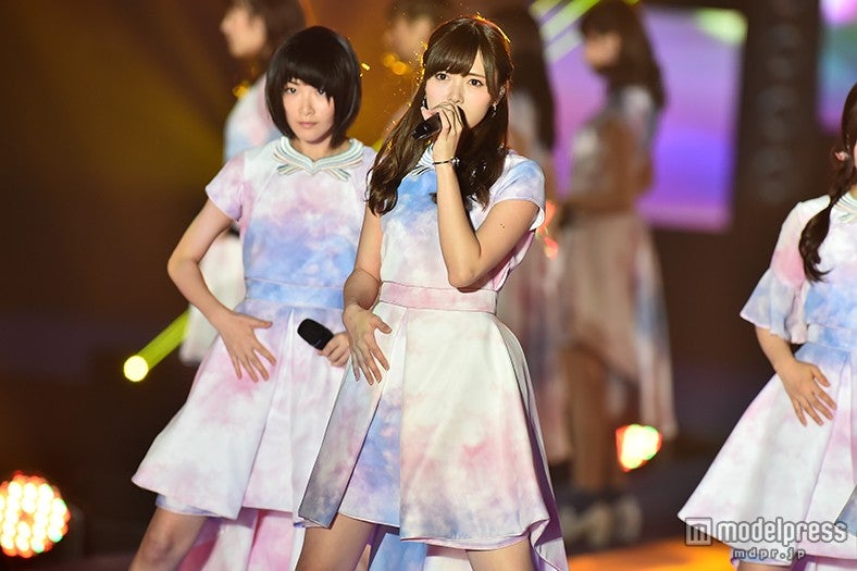 生駒里奈、白石麻衣（C）モデルプレス