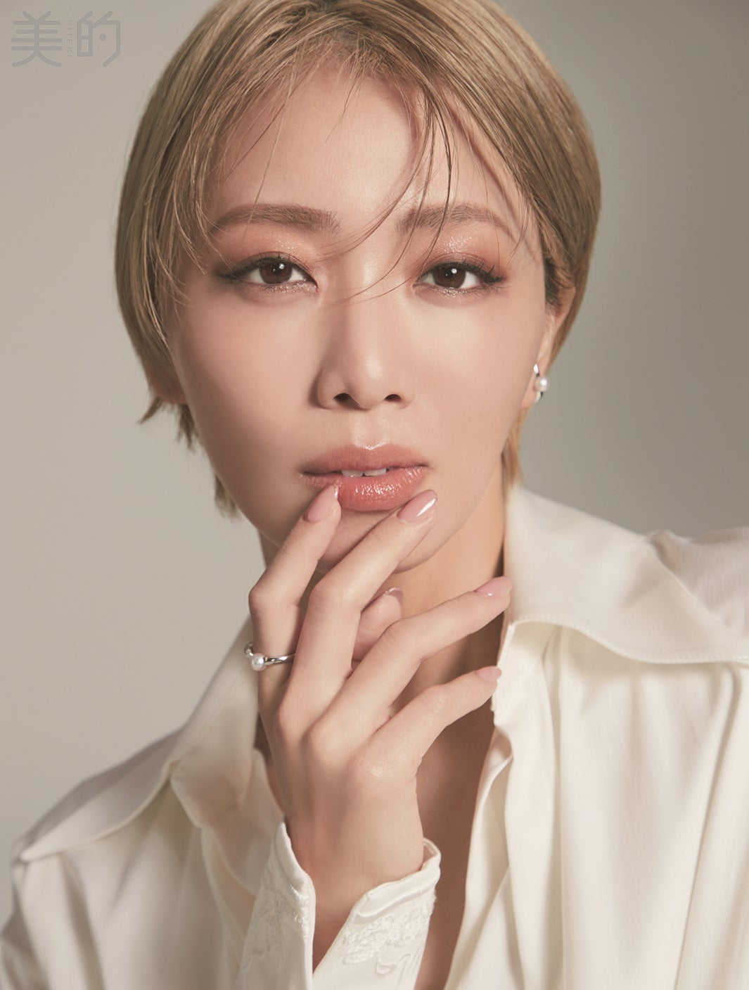 礼真琴（提供：小学館）