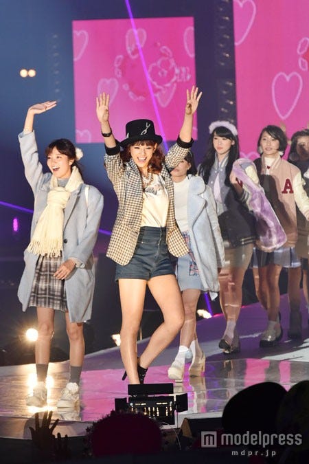 西内まりや、新川優愛ら「Seventeen」モデルが「GirlsAward 2014 AUTUMN/WINTER」で集結