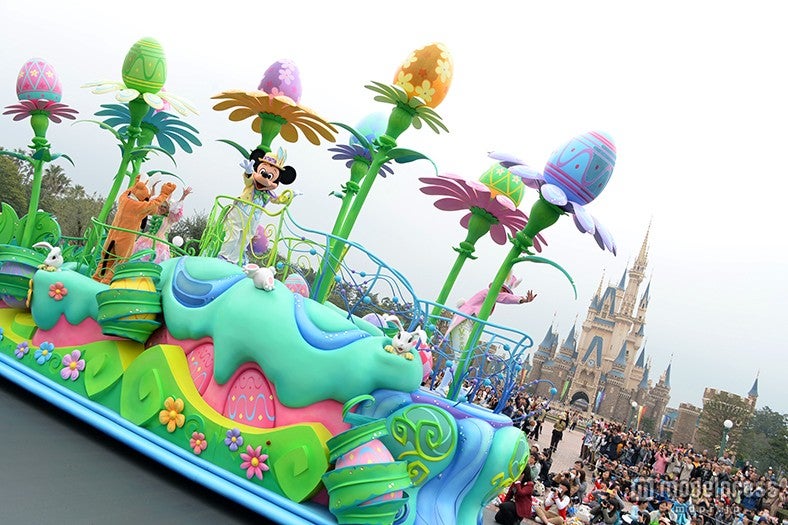 ＜速報＞ディズニーの春開幕！ミッキー新コス＆“タマゴ占い”追加でパレード一部リニューアル