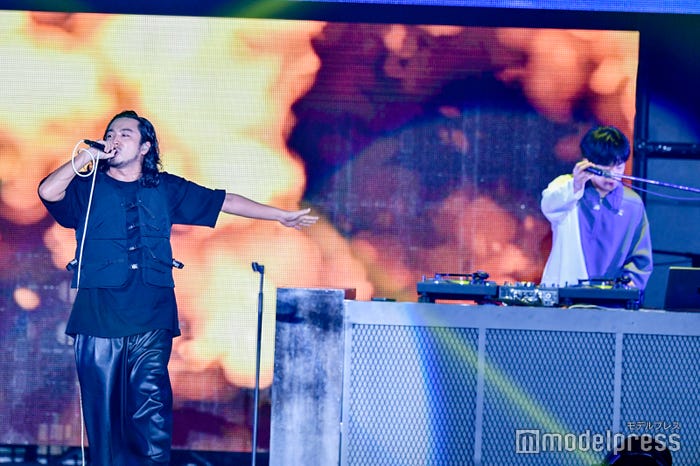 Creepy Nuts(C)モデルプレス